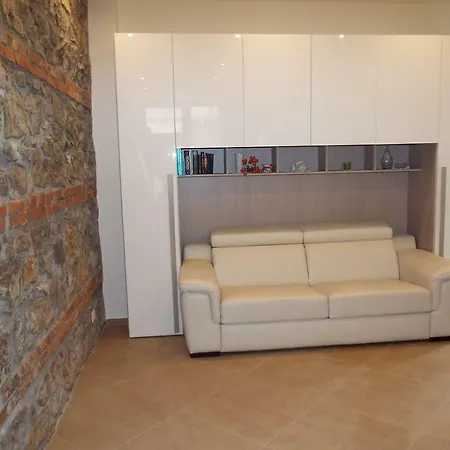 Apartamento And *